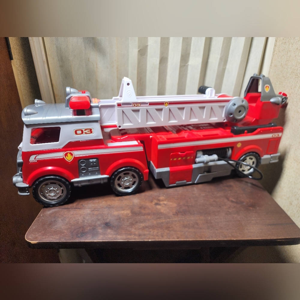 Paw Patrol Fire Truck With Extending Ladder